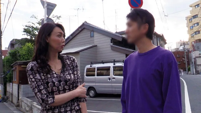息子の友達に10回射精をおねだりする痴熟母 松川薫子 サンプル画像16