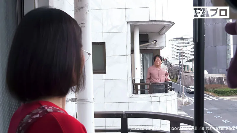 マンションお隣りさん 魅惑のバツイチ元人妻 宮下まどか サンプル画像2