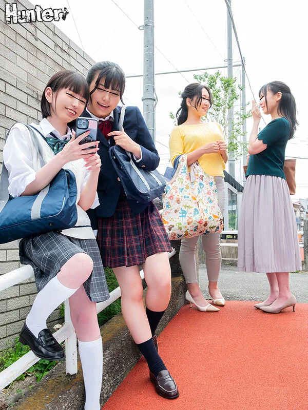 今からこの2組の母娘を同時にレ●プします。 サンプル画像1