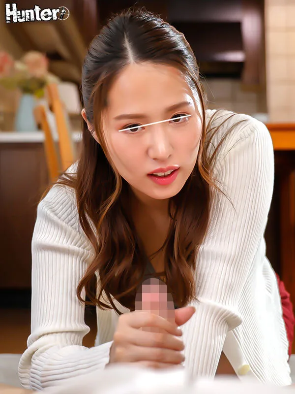 『男の子ってアレ(オナニー)…するんだよね?見てみたいんだけど…』娘しかいない若妻が息子がいるママ友に頼んで、せんずり鑑賞。初めて見る生々しいせんずりに吐息が荒くなり…。 サンプル画像6