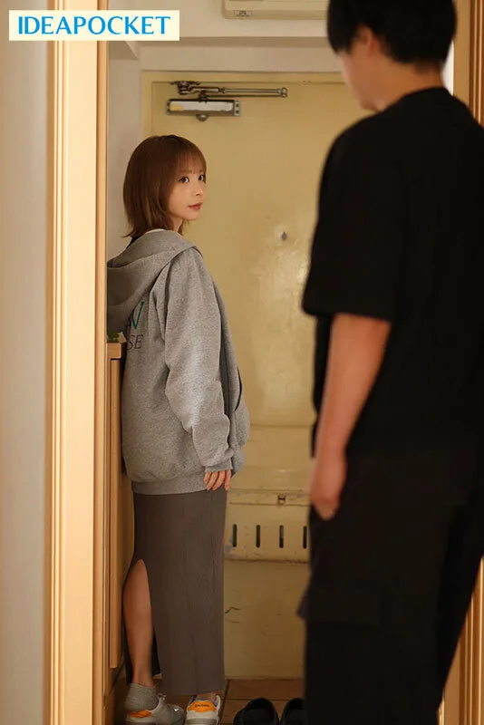 墓まで持っていく僕とかなちゃん二人だけの秘密 親友彼女の無防備すっぴん姿が可愛すぎて 衝動的に寝取ってしまった例の夜 桃乃木かな サンプル画像1