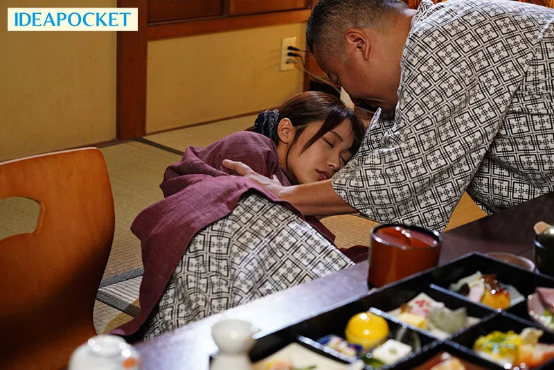 死ぬほど大嫌いな上司と出張先の温泉旅館でまさかの相部屋に…醜い絶倫おやじに何度も何度もイカされてしまった私。 長浜みつり サンプル画像7