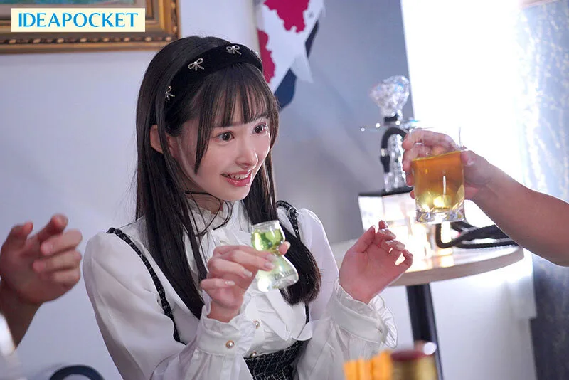 清楚系アイドルの彼女が打ち上げで泥●して関係者チ●ポ喰いまくりのド淫乱ビッチ化!? SNS炎上待ったなしのNTR映像 山田鈴奈 サンプル画像2
