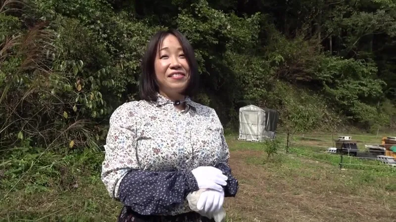埼玉・深谷で養蜂場を営むお母さん 桃乃美香 サンプル画像1