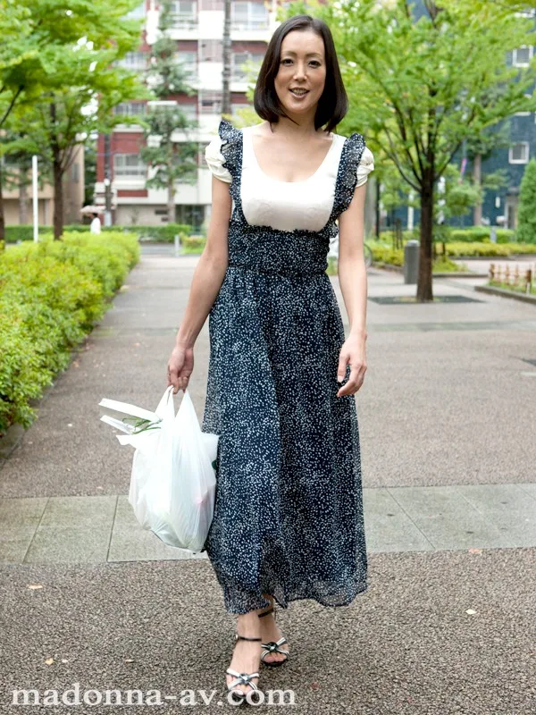 マドンナ専属四十路妻 初脱ぎデビュー!! 高梨あゆみ サンプル画像7