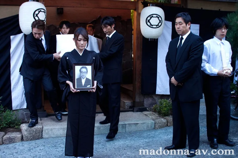 元芸能人 第三幕 濡れた未亡人 二宮凛 サンプル画像7