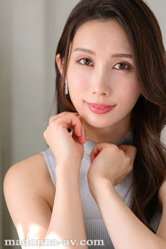 上品…、清楚…、《淫ら》に豹変。 京香栞 38歳 AV DEBUT サンプル画像1