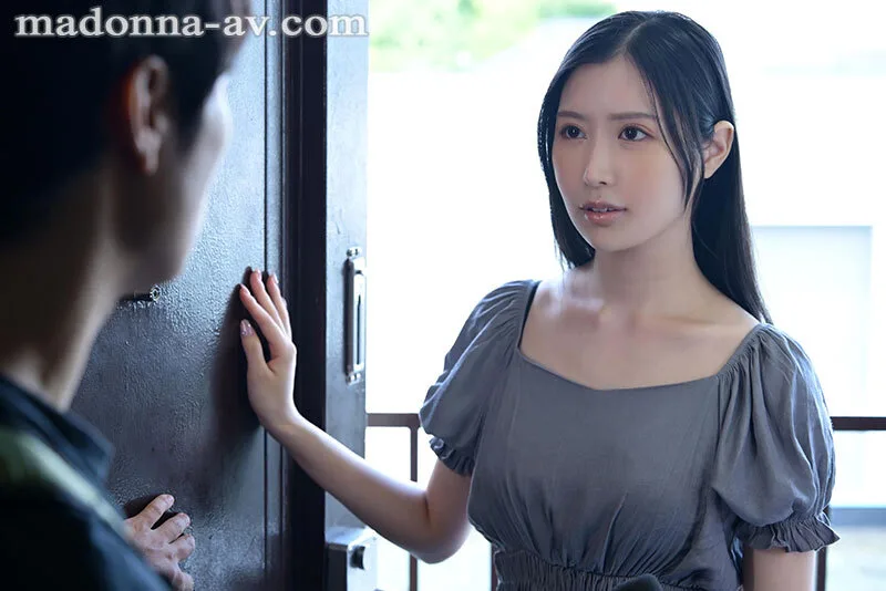 甘い囁きに流されるまま、僕は大学を留年するまで、人妻との巣篭もりSEXに溺れて…。 朝日りお サンプル画像1