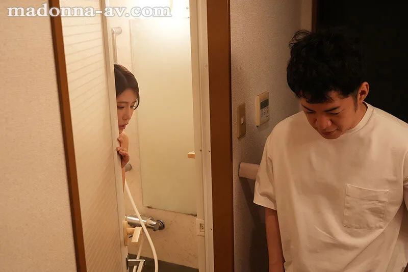 妻の妊娠中、オナニーすらも禁じられた僕は上京してきた義母・真由香さんに何度も種付けSEXをしてしまった…。 瑶真由香 サンプル画像1