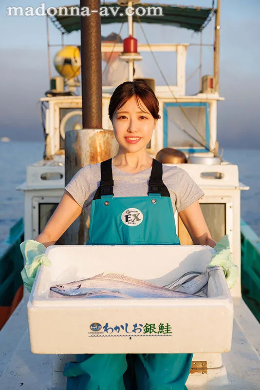 房総の海で出逢った。潮風を浴びた健康ボディ、’活きのイイ’地元妻―。 マドンナが見つけた、’海の幸’ 三好舞花 AVデビュー サンプル画像1