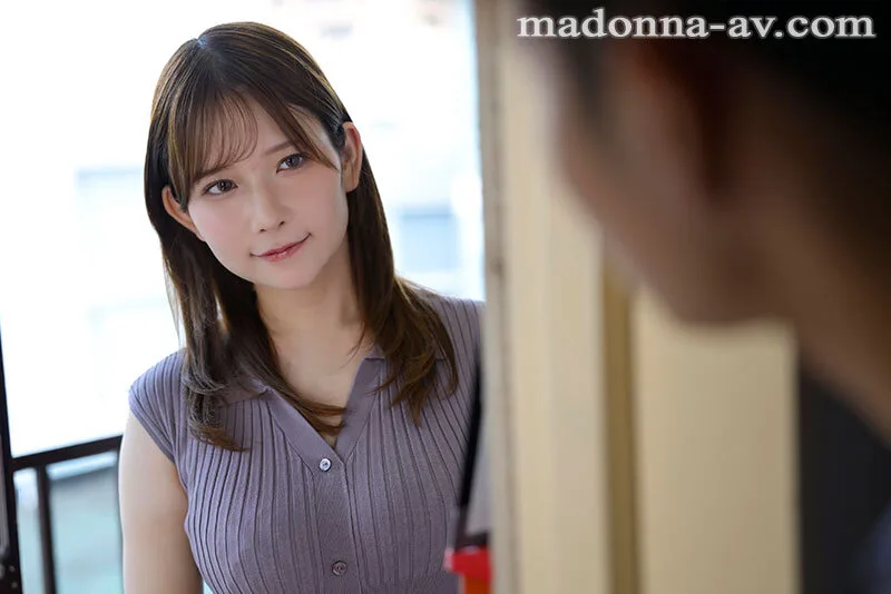 甘い囁きに流されるまま、僕は大学を留年するまで、人妻との巣篭もりSEXに溺れて…。 桃園怜奈 サンプル画像1