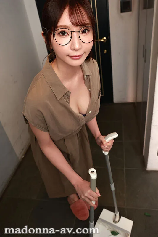 【VR】新妻ゆうか 初VR 単身赴任先でムラムラが収まらず行ってしまったメンズエステでお隣の地味奥さんと遭遇…。隣人妻と身体の相性が抜群で、本番NGのはずが求められるまま中出しSEXしまくった僕。超高画質8K サンプル画像2