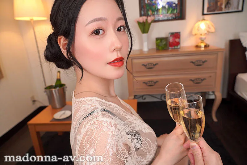【VR】超高画質8K 初VR岬ひかり「終電、なくなっちゃったみたいですね…。」 結婚式の二次会終わり 新婦の友人・ひかりさんと まさかのワンナイトラブSEX サンプル画像4