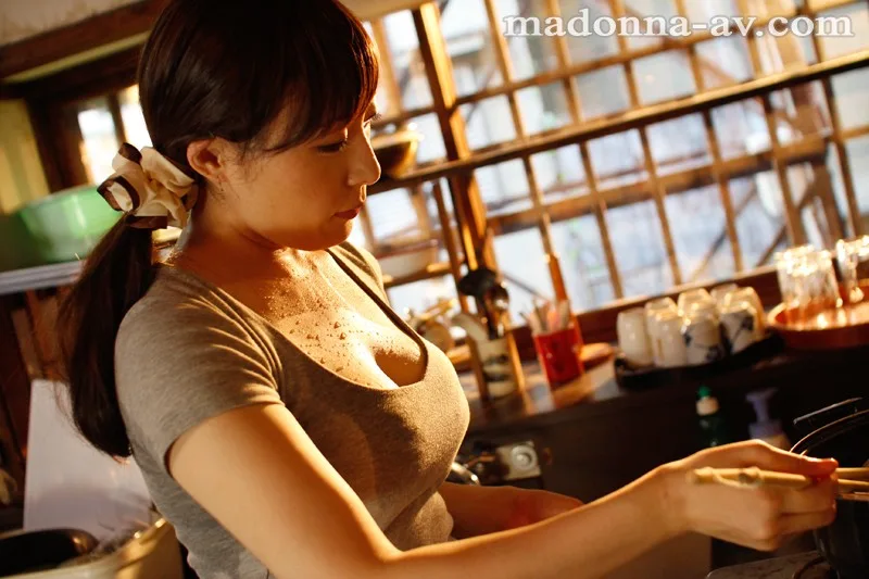 帰郷義母 ～真夏に激しく求め合う汗だくの母子～ 美和なつみ サンプル画像10