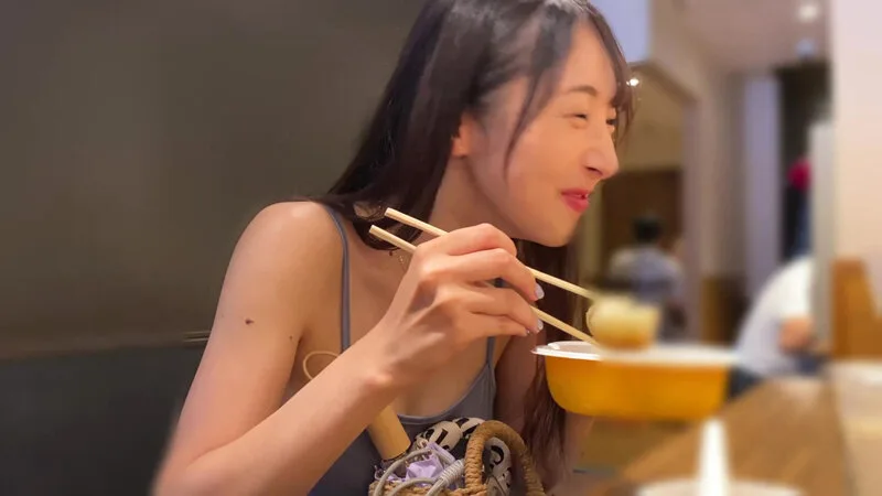 【4K】その唇と乳房と美尻に釘付け…人妻不倫デート 旦那とはセックスレスな美人妻と一日中何度もたっぷり中出し性交。ゆいか 28歳 サンプル画像3