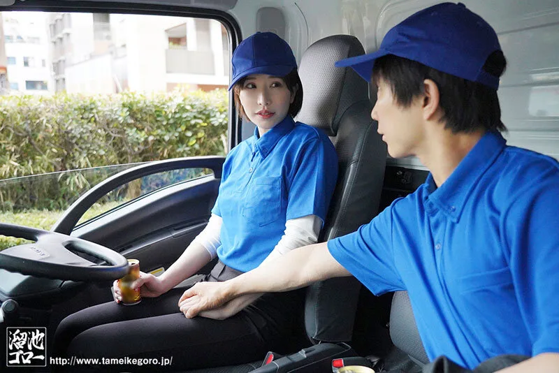 配送会社で働くべっぴんシングルマザーが学生バイトといたるところで濃厚アヘアヘSEX 〈母〉と〈女〉のダブルワークでかなえさんは大忙し!! 夢実かなえ サンプル画像2