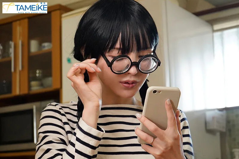 豹変ー。地味陰キャで冴えない僕の妻は、港区男子のキメセクパーティーで下品なアヘイキキメセク中毒者に堕とされてしまった… 広瀬りおな サンプル画像1