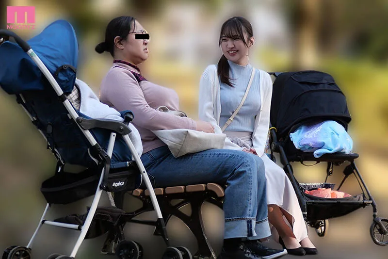ベビーカー揺らしながら絶対オレら夫婦を見下してる隣人巨乳妻の産後処女を奪ってやったら長時間痙攣アクメで失禁しやがった（笑） 堀田真央 サンプル画像1