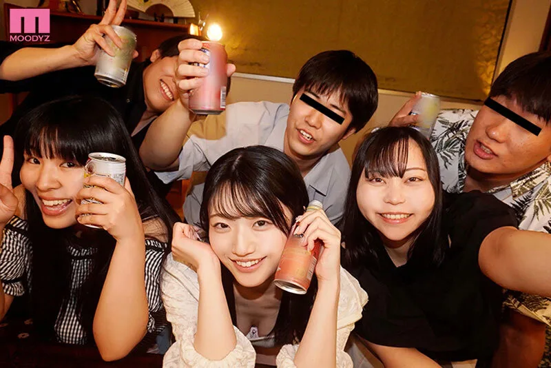 卒業旅行NTR 大学生最後のバカンスに酔いしれナンパ現地調達のチャラ男達に朝までハメられまくったカノジョ 輝星きら サンプル画像1