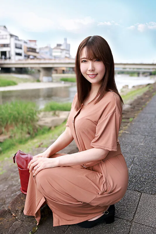 S級美熟女ベスト 波多野結衣 4時間 スレンダー巨乳マドンナ4 サンプル画像1