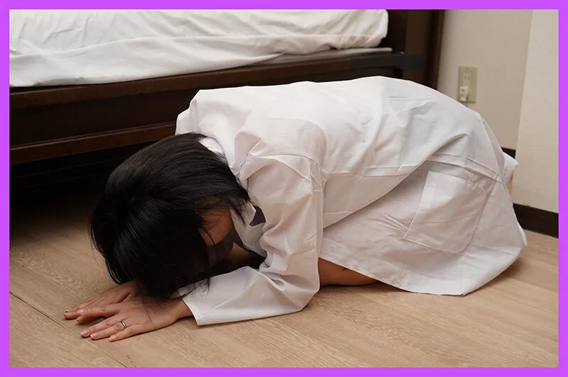 難攻不落のガードつよつよ人妻薬剤師 精神年齢低いザコザコ同期に堕とされ生ハメ生中出し 虹村ゆみ サンプル画像14