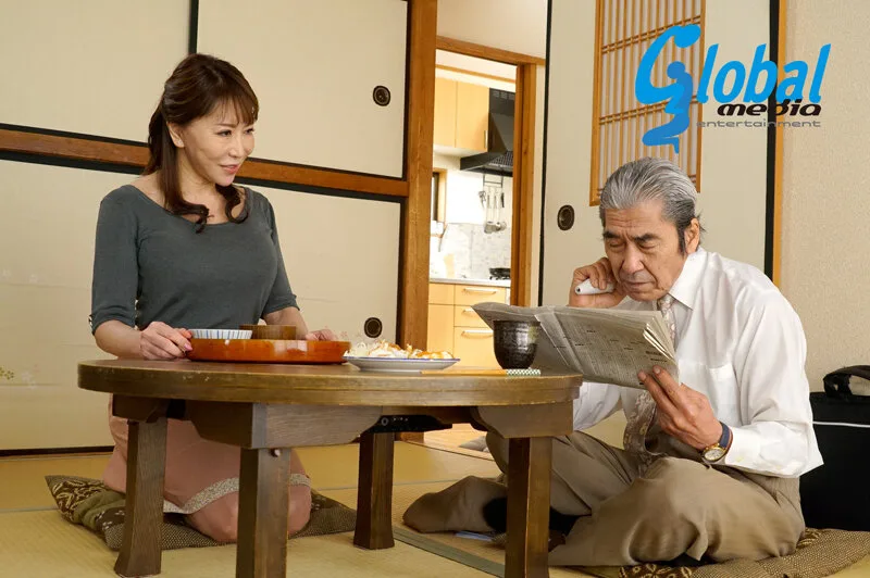 真・異常性交 五十路母と子 其の四拾参 歪んだ愛を受け入れた爆乳美魔女母 沢田麗奈 サンプル画像1
