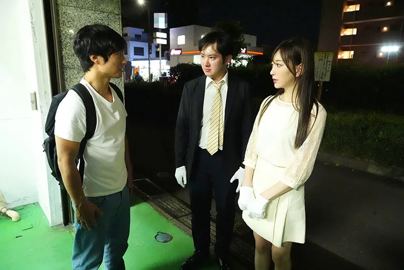 ライドシェアねとられ 見知らぬ男達に密室の車内で嫁の体までシェアされてしまいました… 蒼山愛奈 サンプル画像10