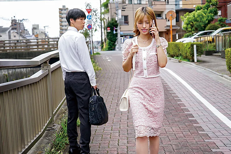 同級生デカチン不倫 地味だったクラスの女が十年ぶりに再会したらセレブな人妻になっていたので巨根で突きまくり俺の女にしてしまった件 椿りか サンプル画像2