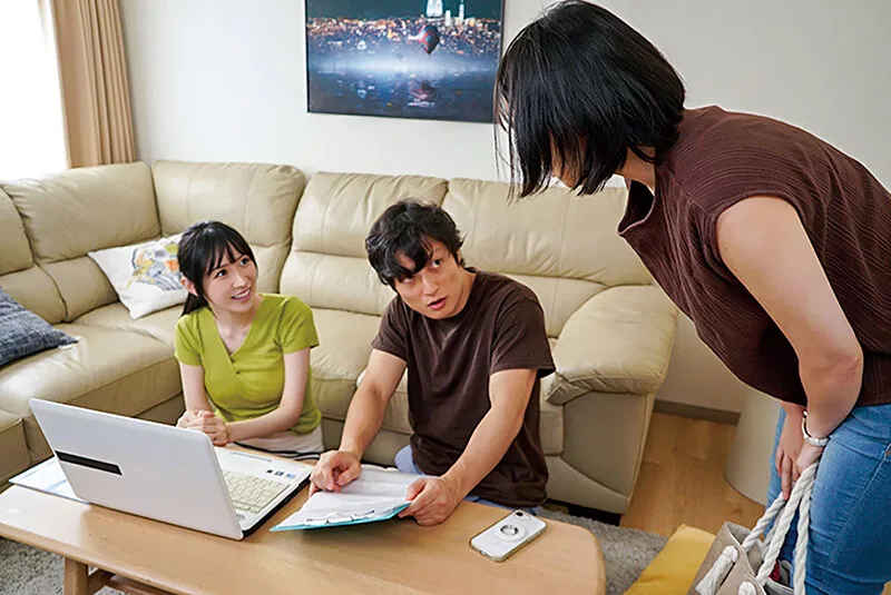 人妻の裏アカ 近所の奥様の裏アカを発見して… 普段の表の顔とは正反対な人妻の裏の顔と欲求不満な下半身をさらけ出させました 朝妃りお サンプル画像11