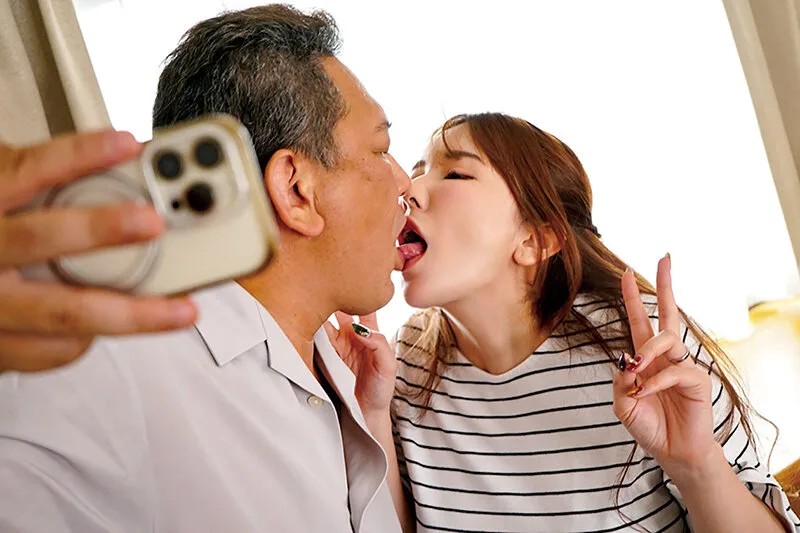 塩対応の人妻 いつも冷たくそっけない近所の人妻…旦那の留守中にカリ太巨根で突いてあげたらアソコも濡れだし神対応に… 波多野結衣 サンプル画像4