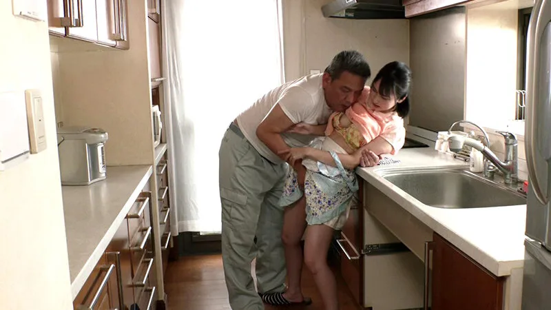 禁断の二度孕ませ 昔孕まされた男と7年後再会しまた孕まされた妻 糸井瑠花 サンプル画像14
