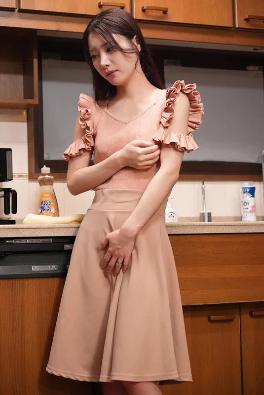 「妻を妊娠させてくれないか…」 夫の目の前で孕ませ代行を依頼した友人の精子をたっぷり注ぎ込まれ不覚にもイッてしまう妻 望月りんね サンプル画像12