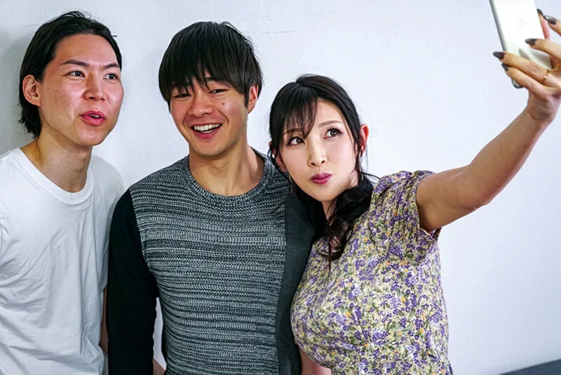 童貞だった僕の巨根を気に入り優しく筆おろしをしてくれた下宿先の憧れの人妻にさらに中出し孕ませSEXをしまくってしまいました… 葉月保奈美 サンプル画像8