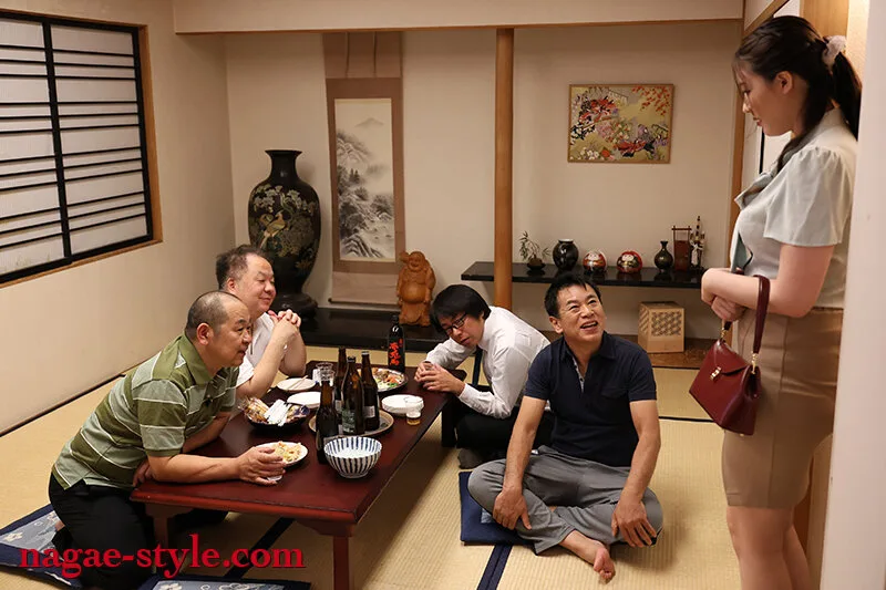 夫には話せない妻の体験談 町内会で晒された肉体 葉山さゆり サンプル画像10