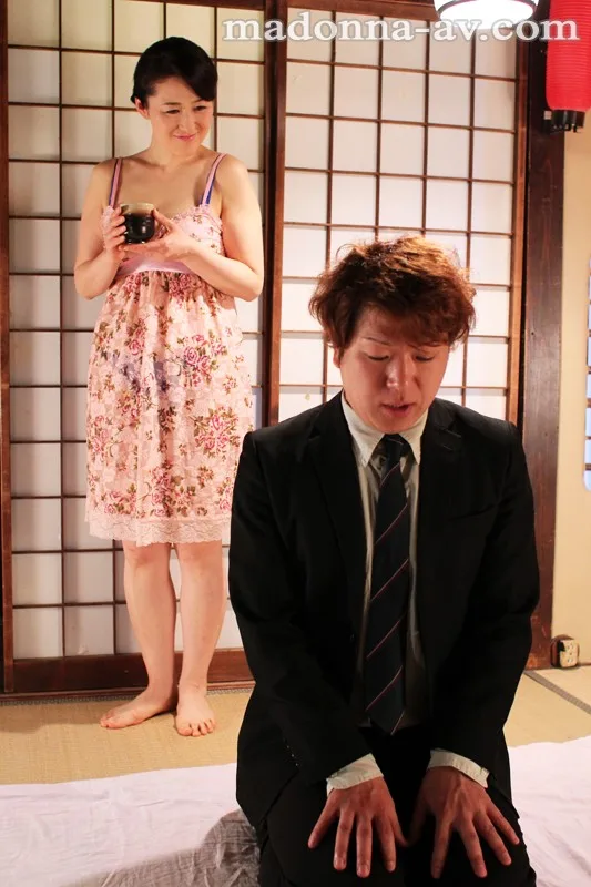 母さんの恥ずかしいお仕事 私、ポン引きして客をだまして生計を立てています。 加藤英子 サンプル画像7
