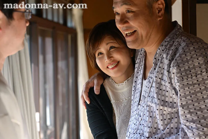 帰省したら、祖父と母がデキていた。 あの日、見てしまった出来事が僕を生涯≪熟女好き≫に変えた―。 桐岡さつき サンプル画像1