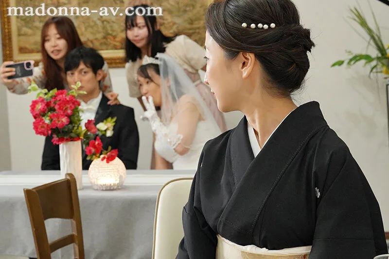 娘の幸せを見届けながら…。披露宴で娘婿に犯●れた母 瀬尾礼子 サンプル画像2