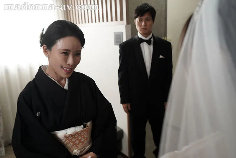 娘の幸せを見届けながら…。披露宴で娘婿に犯●れた母 水野優香 サンプル画像2