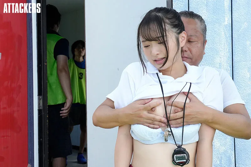 サッカー部の女子マネージャーは毎日、顧問教師の性処理をさせられています。 花守夏歩 サンプル画像6
