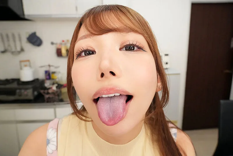 【VR】新しく出来た若い年下の義母は罵り叱りながら怠惰なオレが更生するまで追撃フェラで射精させ続けるフェラチオMONSTER 尾崎えりか サンプル画像12