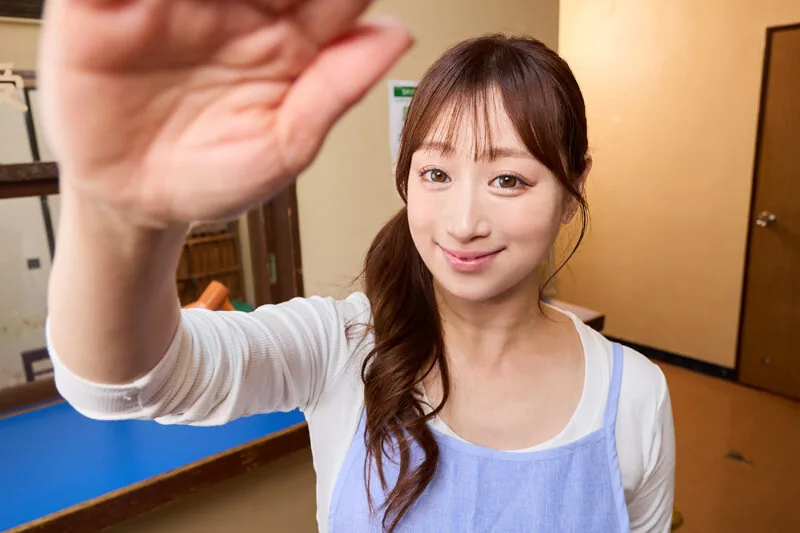【VR】淫らで艶めかしい、極上の手ほどき。元エステティシャンの寮母さんが夜間の間だけ行ってくれる特別施術。 川上ゆう サンプル画像3