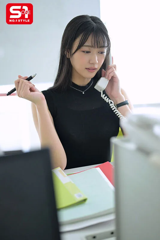 憧れの美人秘書が社長に犯●れているのを目撃!! 絶対に許せない!!と思ったのに…勃起が収まらず、おこぼれSEXさせてもらう最低な僕。 明日葉みつは サンプル画像15