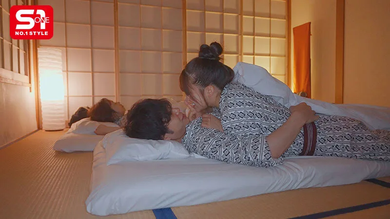彼女、彼女の妹との温泉旅行で妹の方が二人きりになるたびに甘え密着ボディタッチからのおねだりキッス、 たまらず勃起するとジュボジュボしゃぶり始め暴発寸前チ●ポを色んな体位でハメてきて意のままに大量射精しちゃう恥ずかしい僕。 川越にこ サンプル画像4