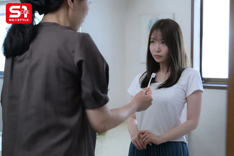 セクハラ義父、意地悪な姑、マザコン夫…結婚ガチャに大外れした巨乳若妻が三者択一ですがったのはキモい義父との粘着性交 夢乃あいか サンプル画像6