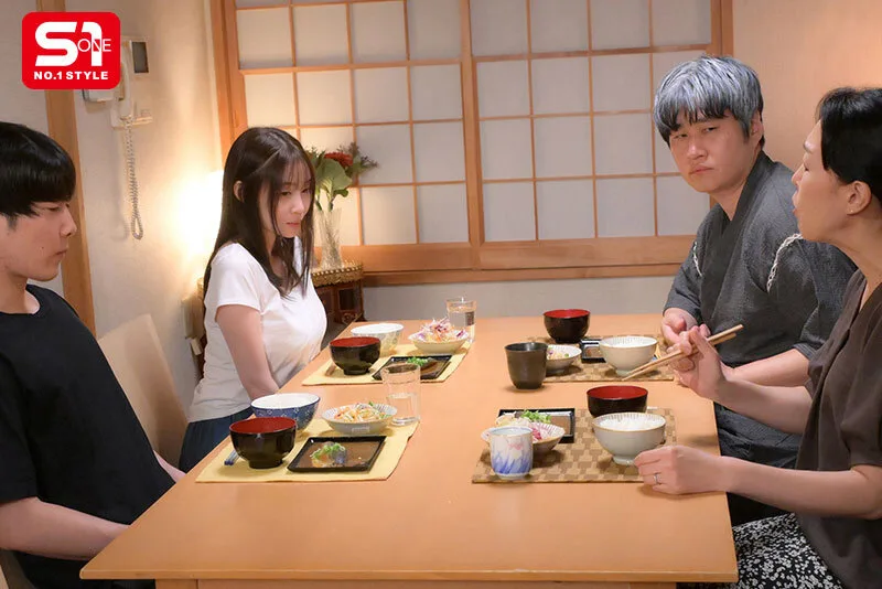 セクハラ義父、意地悪な姑、マザコン夫…結婚ガチャに大外れした巨乳若妻が三者択一ですがったのはキモい義父との粘着性交 夢乃あいか サンプル画像16