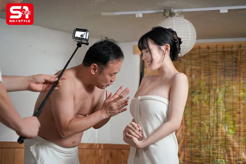 駆け出しグラドル、ロケ先の温泉旅館で大御所芸人に寝取られてしまう 紫堂るい サンプル画像3