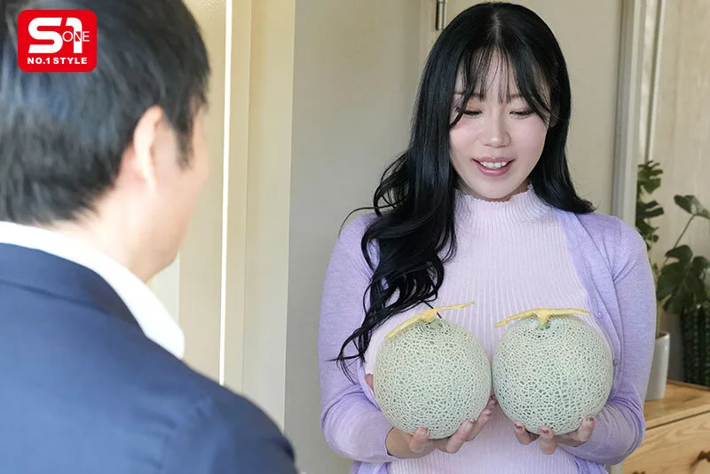 隣のMcup団地妻がメロンサイズ特大ブラを干す昼下がりは旦那不在のサインです…。 みなみ羽琉 サンプル画像1