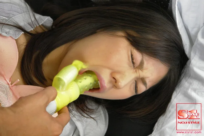 夫の目の前で犯●れた若妻 南ともか サンプル画像4