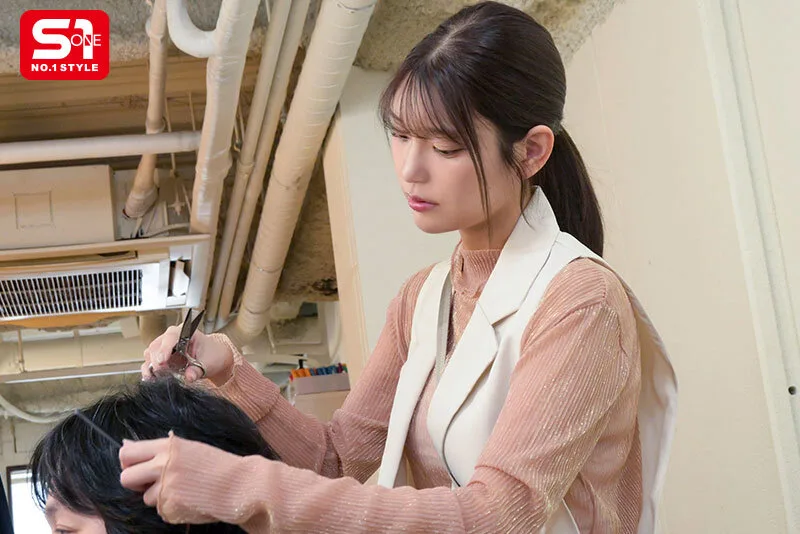 皆が羨む僕のキレカワ彼女が他人棒に堕ちていた…ヘアサロンNTR 倉木華 サンプル画像1