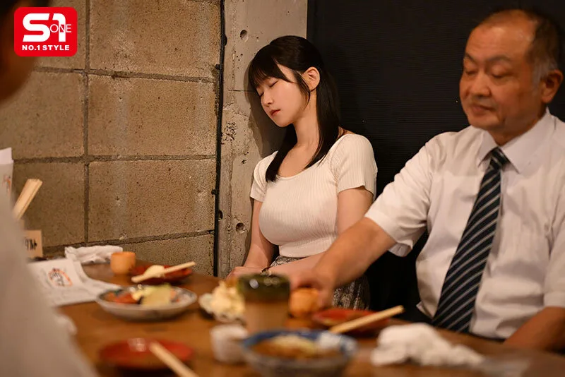 出張先で大嫌いなセクハラ上司とまさかの相部屋に…絶倫性交を断れず3日間軟禁され感じ続けてしまった気品ある魅惑ヒップ新人社員 依本しおり サンプル画像1